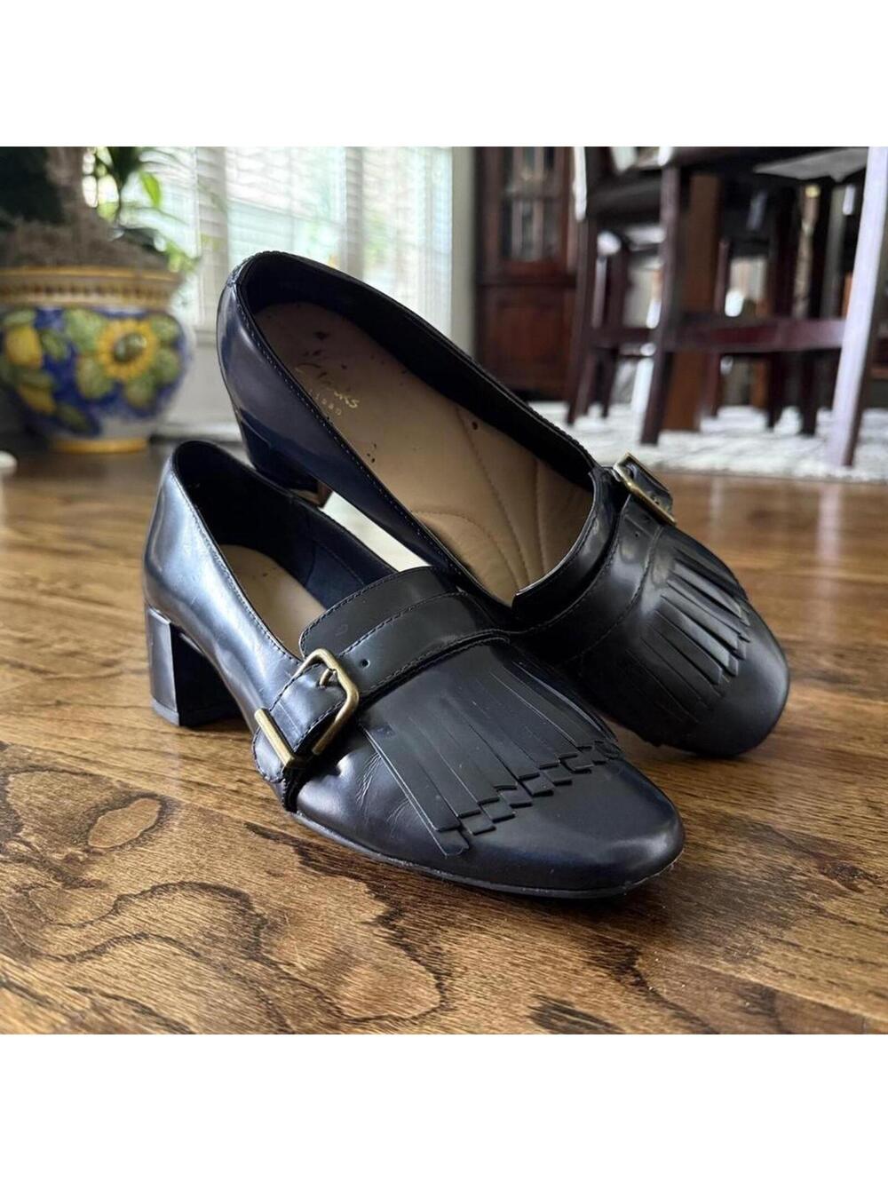 🖤 Clarks Tealia Maye Fringe Loafer Heels Women’s Size 7.5 Navy